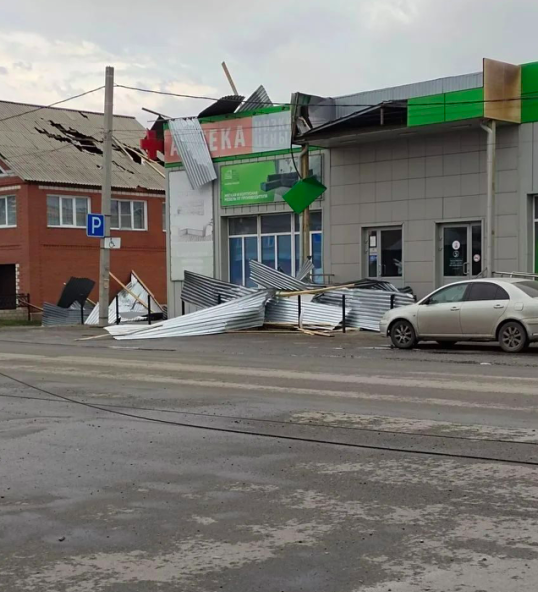 Фото Дом разрушен возле церкви. Опубликованы кадры мощного урагана в Новосибирской области 2